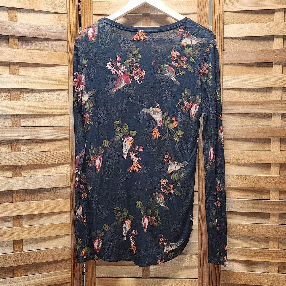 Forever 21 Contemporary Navy Floral Bird Long Sleeve Shirt Women M - Picture 3 of 8